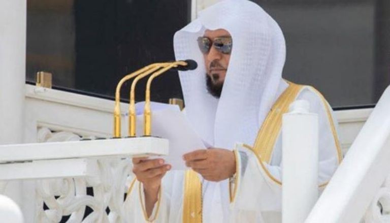 لحظة اغماء الشيخ ماهر المعيقلي اثناء خطبة الجمعة .. ماهو مرض ماهر المعيقلي